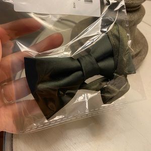 Kids satin bow tie and pocket square